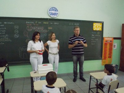 Alunos do 1°Ano do Ensino Fundamental I, assistem palestra sobre Higiene Bucal