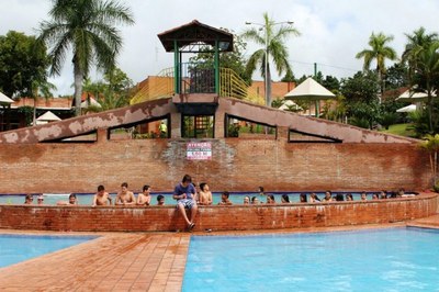 Alunos do Instituto Noroeste de Birigui participam de excursão para o Hotel Resort Terra Parque