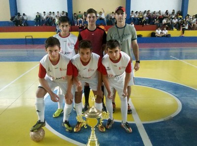 Alunos do Instituto Noroeste vencem campeonato de Interclasse