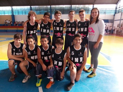 Equipe de basquete é destaque em Campeonato regional dos Jogos Escolares