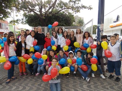 Instituto Noroeste de Birigui participa da "Caminhada APAE"