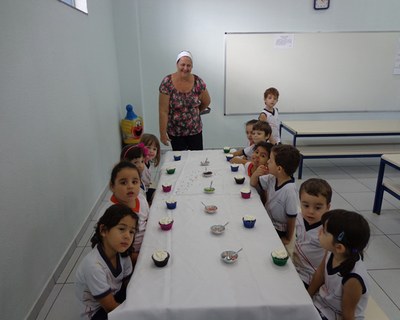 Projeto Avós na escola - Vovó Santina - Maternal e Pré I (tarde)